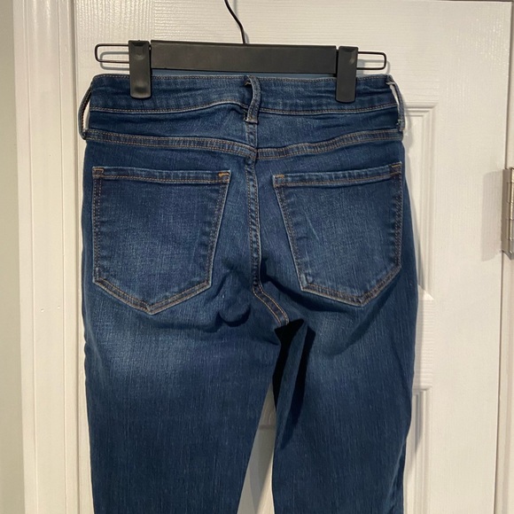 Old Navy Size 2 High Rise Rockstar Skinny Stretch Medium Wash Denim Jeans - Picture 6 of 11